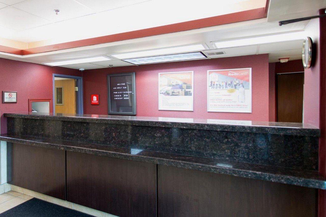 Travelodge By Wyndham Romulus Detroit Airport Exterior photo