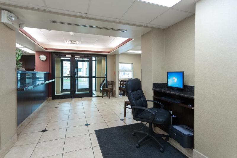 Travelodge By Wyndham Romulus Detroit Airport Exterior photo